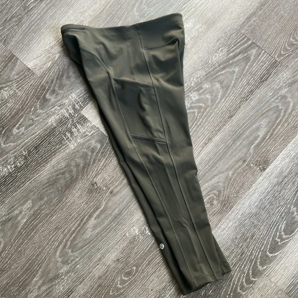 Lululemon Athletica - Picture 9 of 11